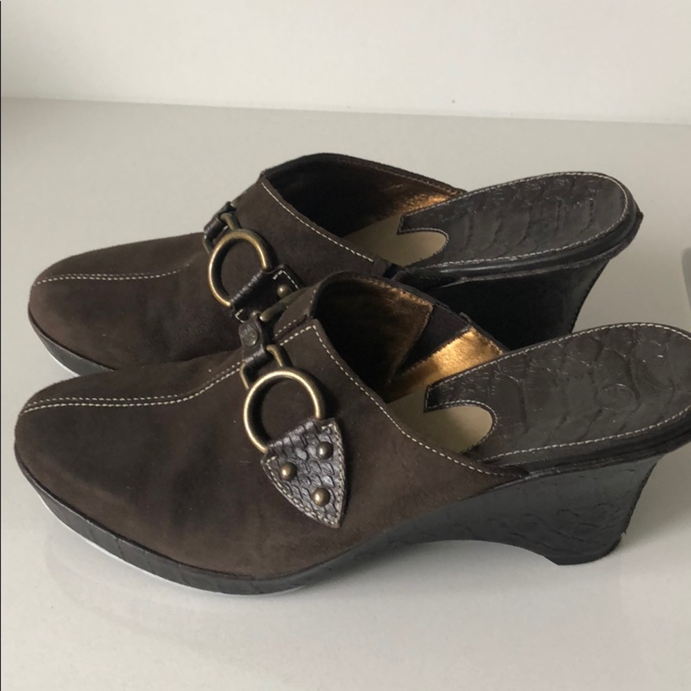 Cole Haan brown suede mule - no box